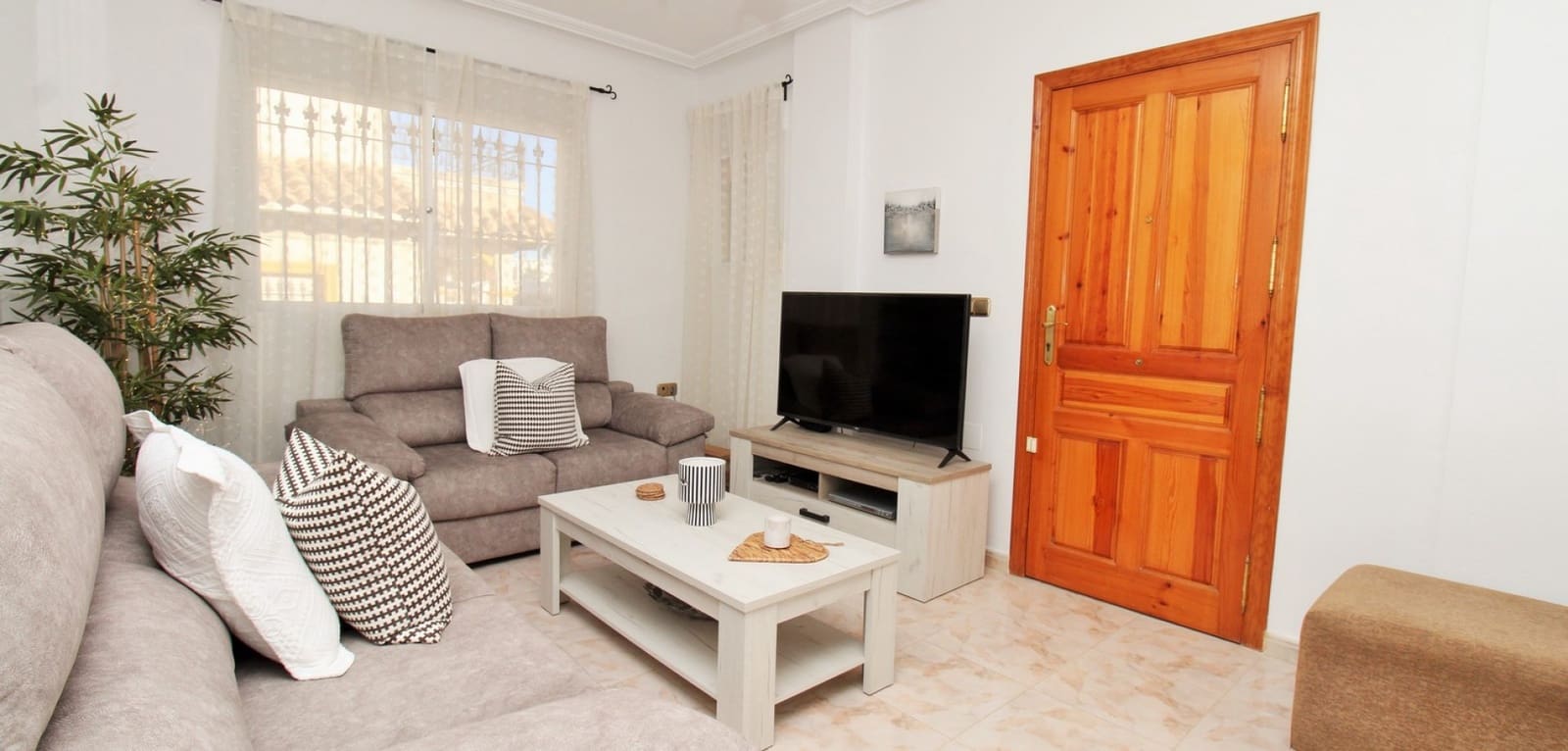 3 soveværelse Byhus til salg i Villamartin med swimmingpool garage - € 219.995 (Ref: 10175491)