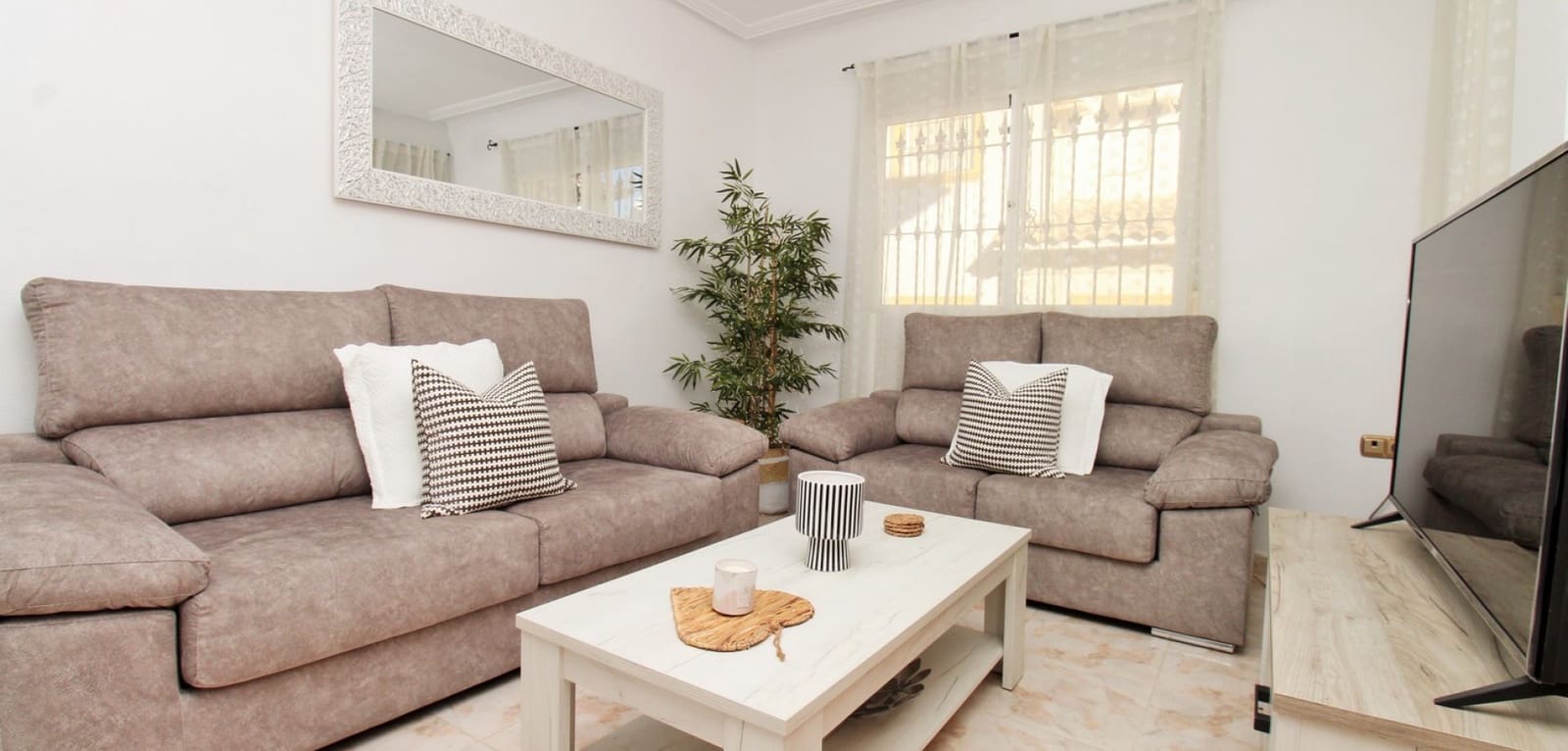 3 soveværelse Byhus til salg i Villamartin med swimmingpool garage - € 219.995 (Ref: 10175491)