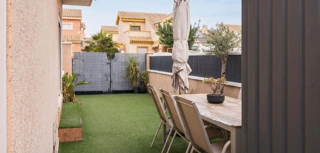 2 soveværelse Byhus til salg i Torre de la Horadada, Pilar de la Horadada med swimmingpool - € 239.000 (Ref: 10183498)