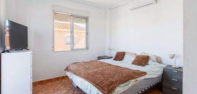 2 soveværelse Byhus til salg i Torre de la Horadada, Pilar de la Horadada med swimmingpool - € 239.000 (Ref: 10183498)