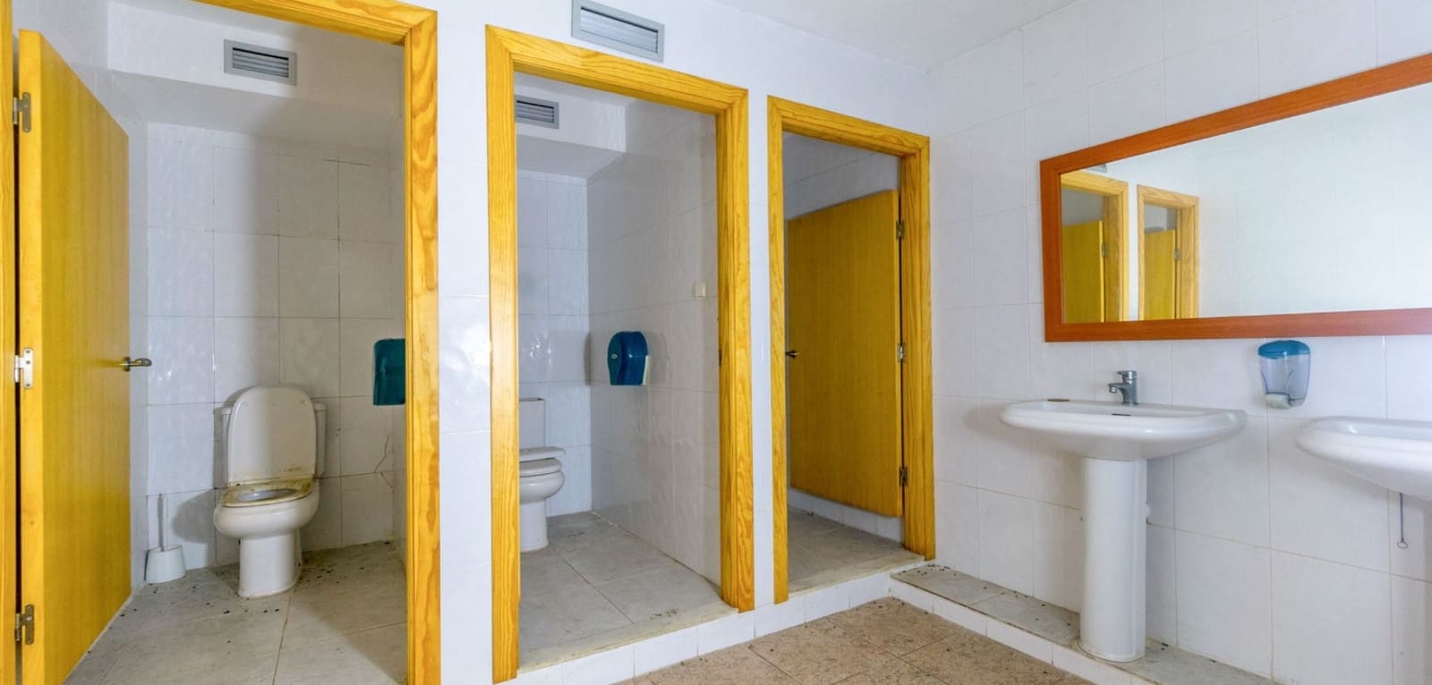 1 soveværelse Erhverv til salg i Torrevieja - € 420.000 (Ref: 8499197)