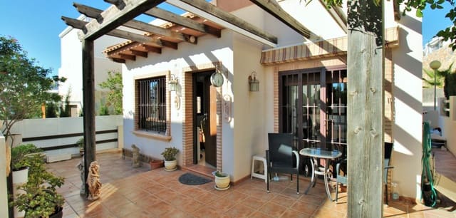 2 soveværelse Villa til salg i Villamartin, Orihuela med swimmingpool - € 259.000 (Ref: 8743856)