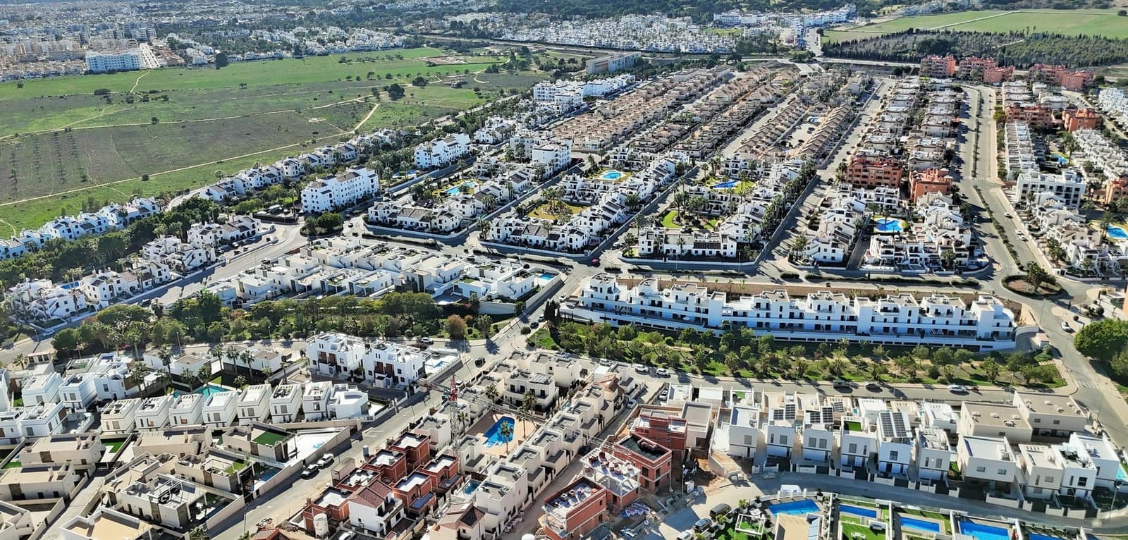 2 soveværelse Villa til salg i Villamartin med swimmingpool - € 259.000 (Ref: 8743856)