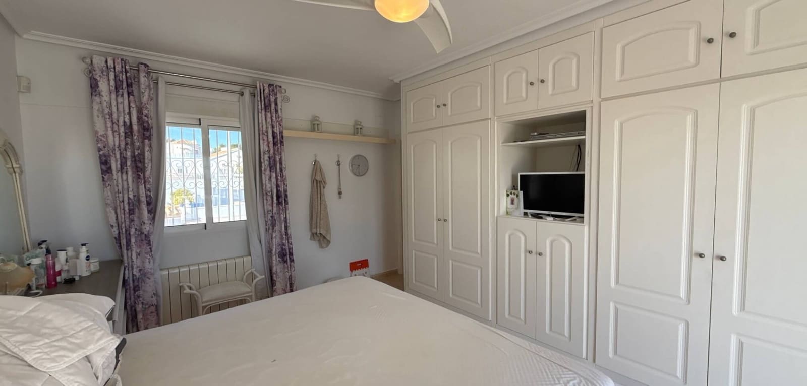 3 bedroom Villa for sale in Villamartin with pool - € 349,950 (Ref: 8757140)