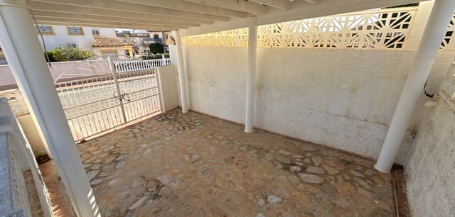 3 soveværelse Villa til salg i Villamartin, Orihuela med swimmingpool - € 349.950 (Ref: 8757140)