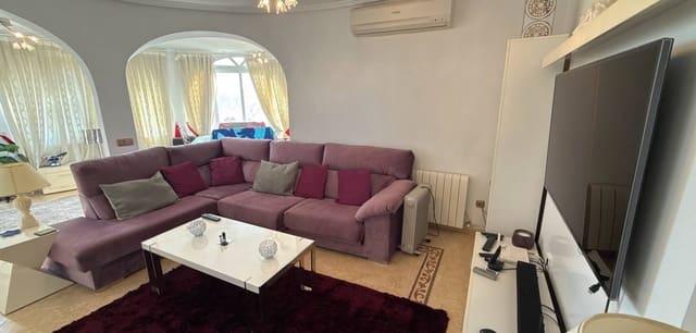 3 soveværelse Villa til salg i Villamartin, Orihuela med swimmingpool - € 349.950 (Ref: 8757140)