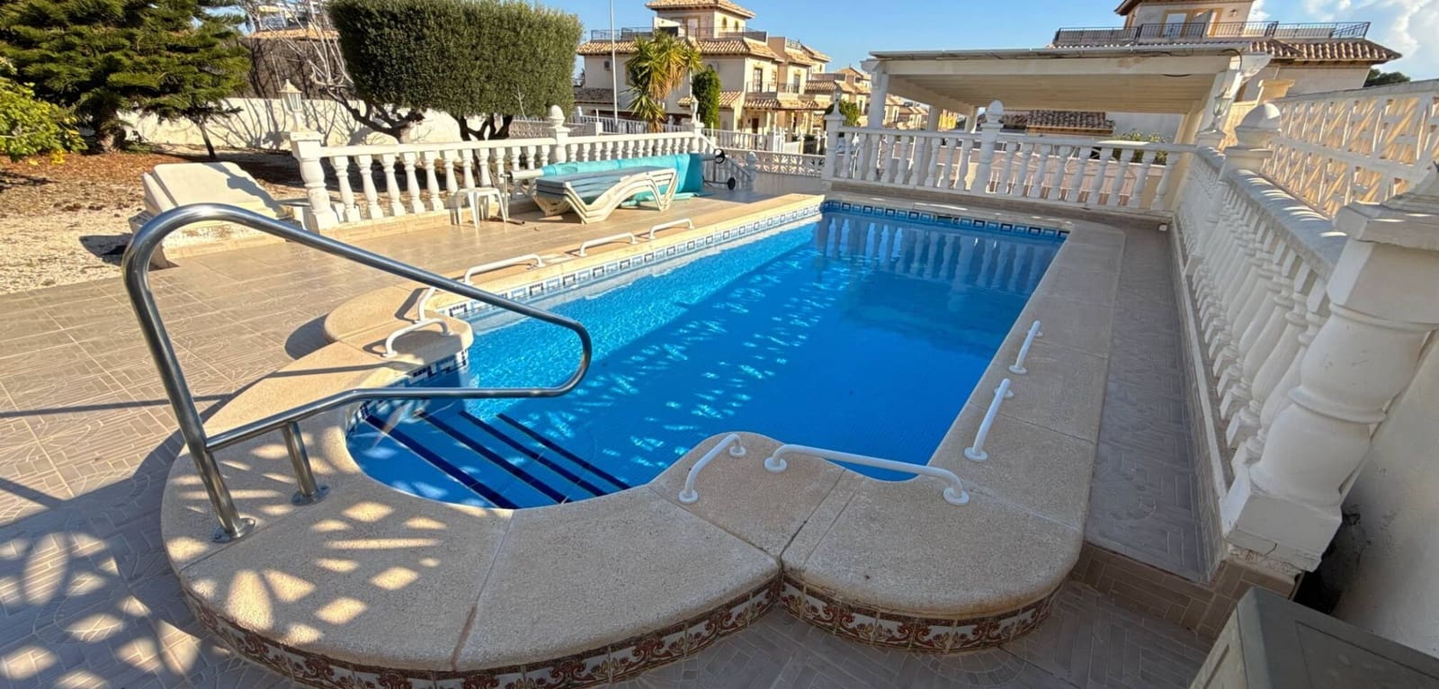 3 bedroom Villa for sale in Villamartin with pool - € 349,950 (Ref: 8757140)