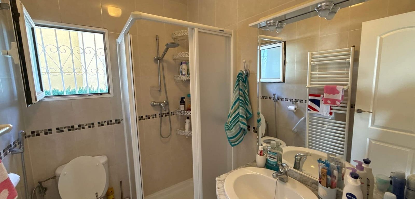 3 bedroom Villa for sale in Villamartin with pool - € 349,950 (Ref: 8757140)