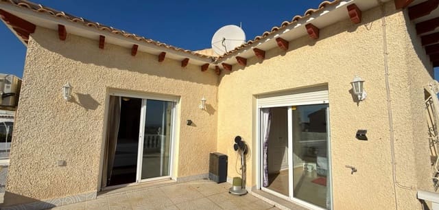 3 soveværelse Villa til salg i Villamartin, Orihuela med swimmingpool - € 349.950 (Ref: 8757140)