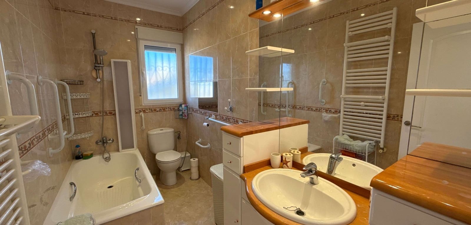 3 bedroom Villa for sale in Villamartin with pool - € 349,950 (Ref: 8757140)