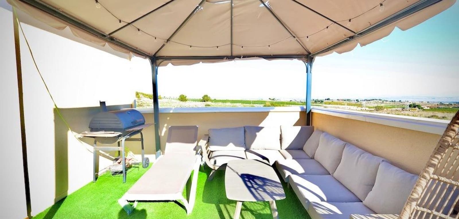 Chalet de 4 habitaciones en San Miguel de Salinas en venta con piscina - 320.000 € (Ref: 8758813)