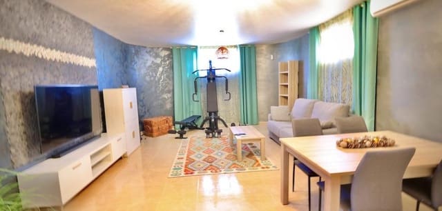 Chalet de 4 habitaciones en San Miguel de Salinas en venta con piscina - 320.000 € (Ref: 8758813)