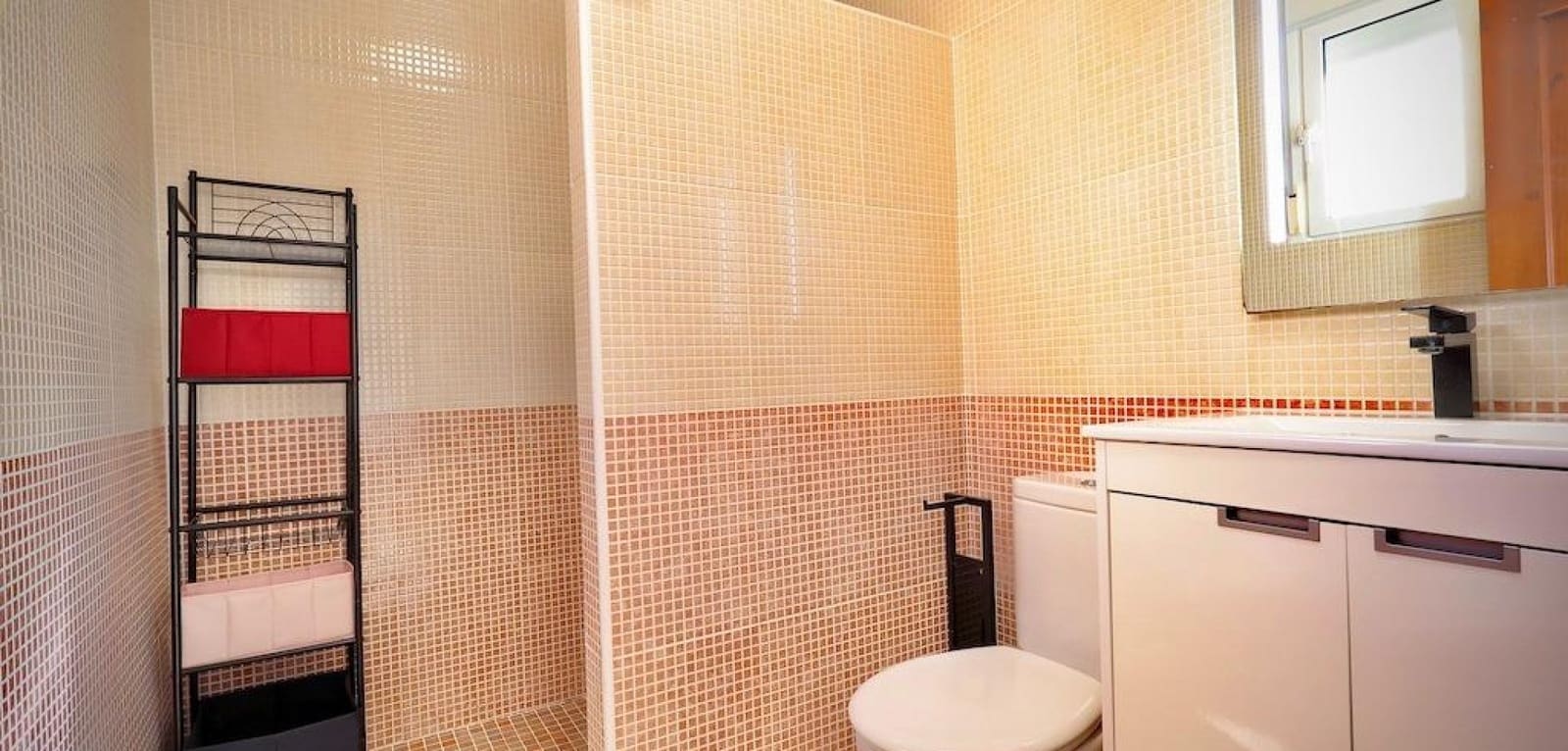 Chalet de 4 habitaciones en San Miguel de Salinas en venta con piscina - 320.000 € (Ref: 8758813)