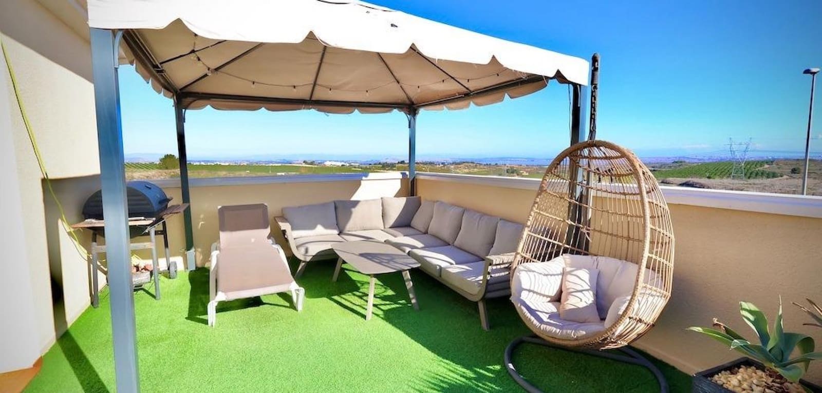 Chalet de 4 habitaciones en San Miguel de Salinas en venta con piscina - 320.000 € (Ref: 8758813)