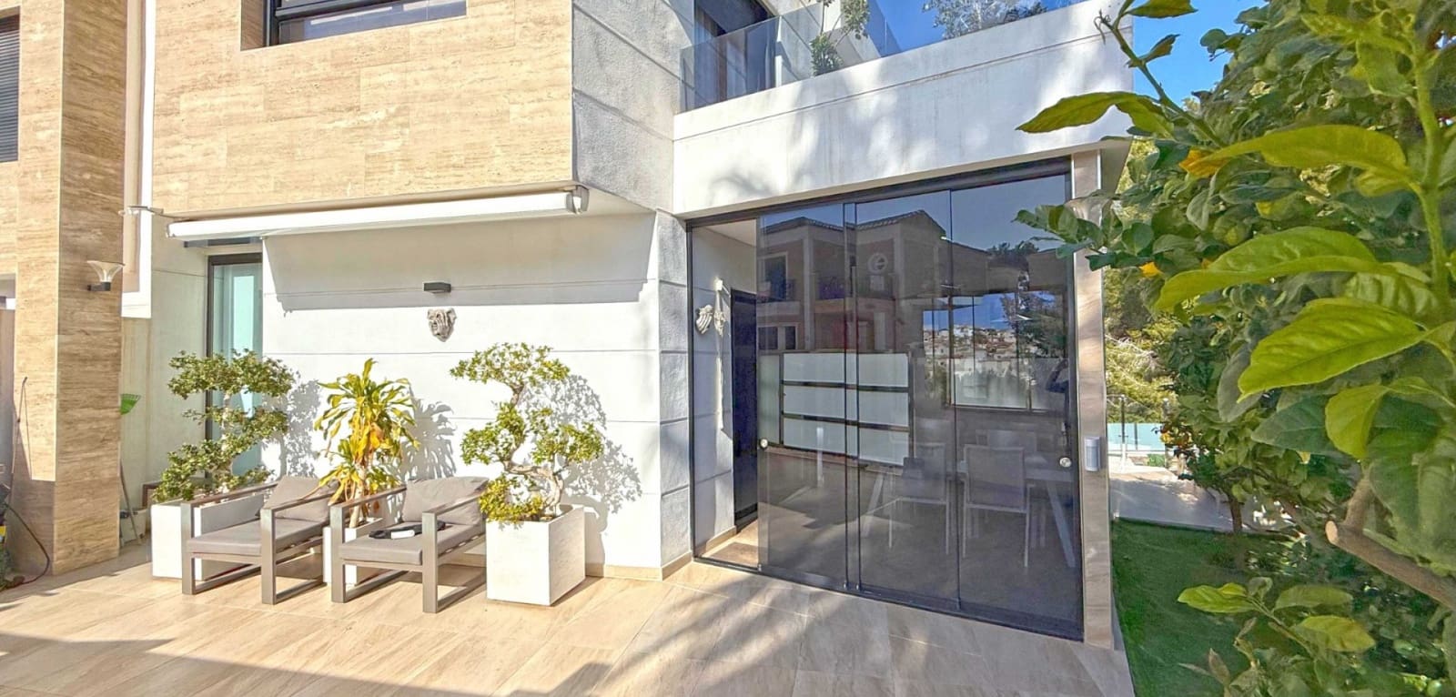 3 makuuhuone Huvila myytävänä paikassa Villamartin mukana uima-altaan - 475 000 € (Ref: 8765698)