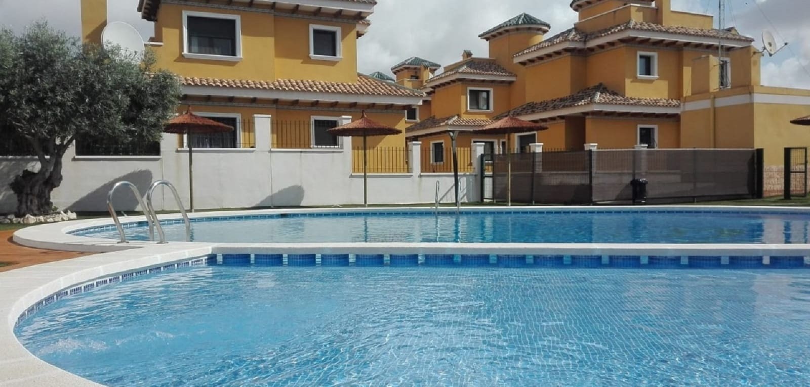 3 bedroom Townhouse for sale in Ciudad Quesada with pool - € 265,000 (Ref: 8824080)