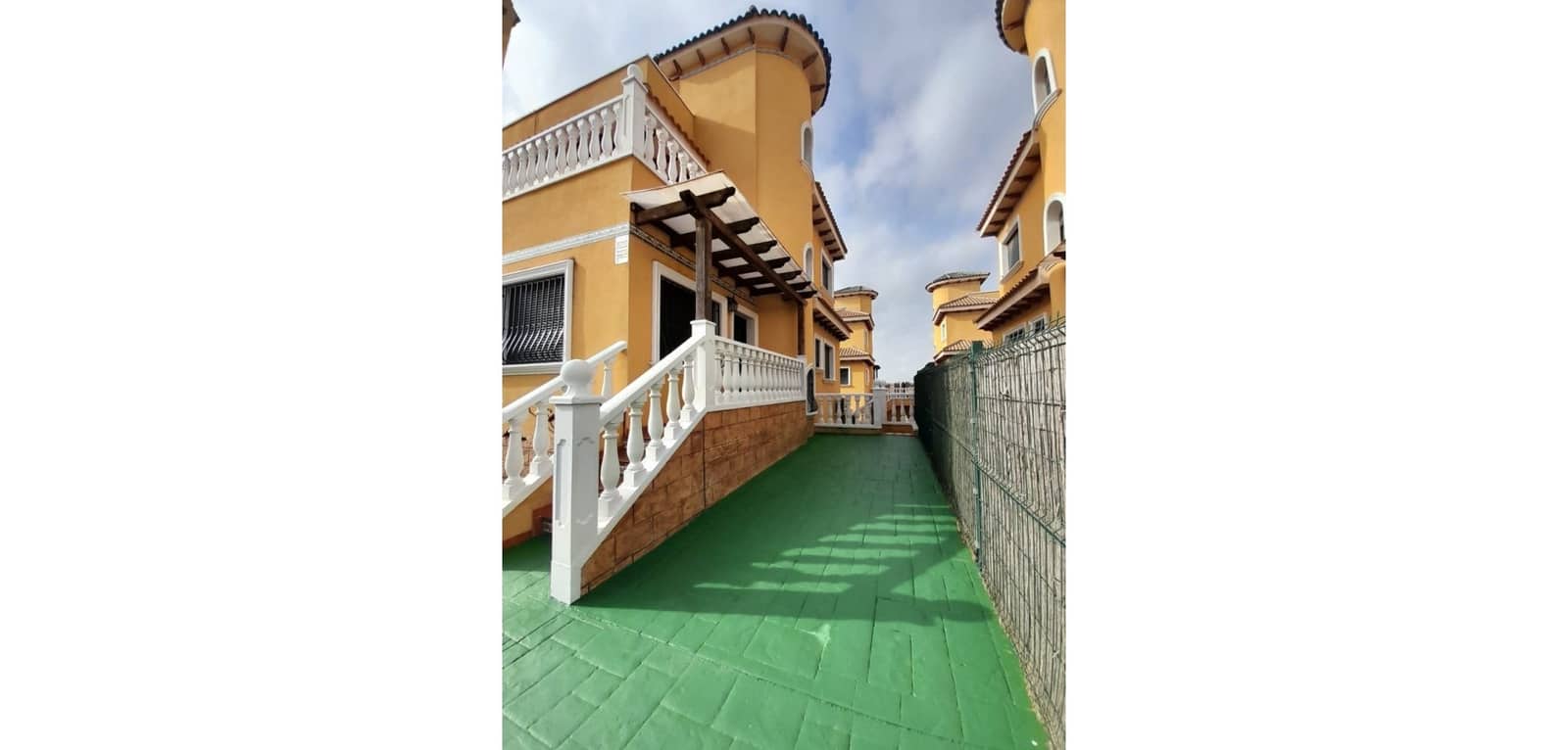 3 bedroom Townhouse for sale in Ciudad Quesada with pool - € 265,000 (Ref: 8824080)