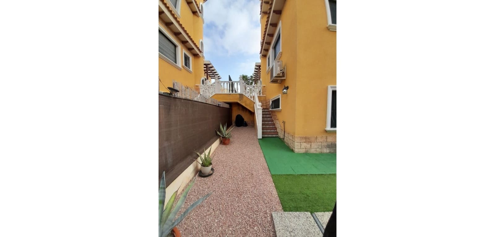 3 bedroom Townhouse for sale in Ciudad Quesada with pool - € 265,000 (Ref: 8824080)
