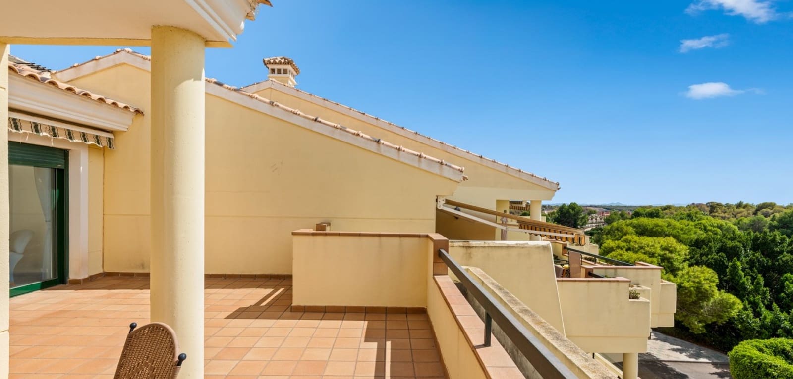2 bedroom Apartment for sale in Campoamor with pool - € 279,000 (Ref: 8881982)