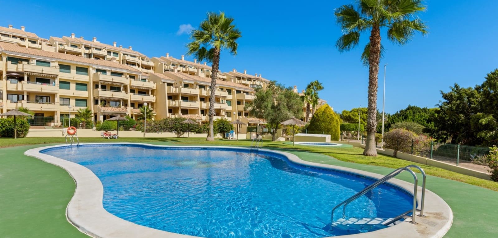 2 bedroom Apartment for sale in Campoamor with pool - € 279,000 (Ref: 8881982)