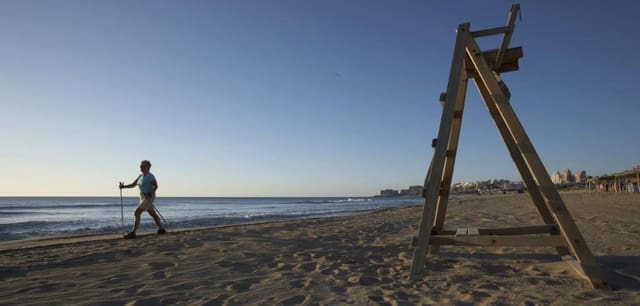 2 soveværelse Bungalow til salg i Aguas Nuevas, Torrevieja med swimmingpool - € 274.900 (Ref: 8938410)