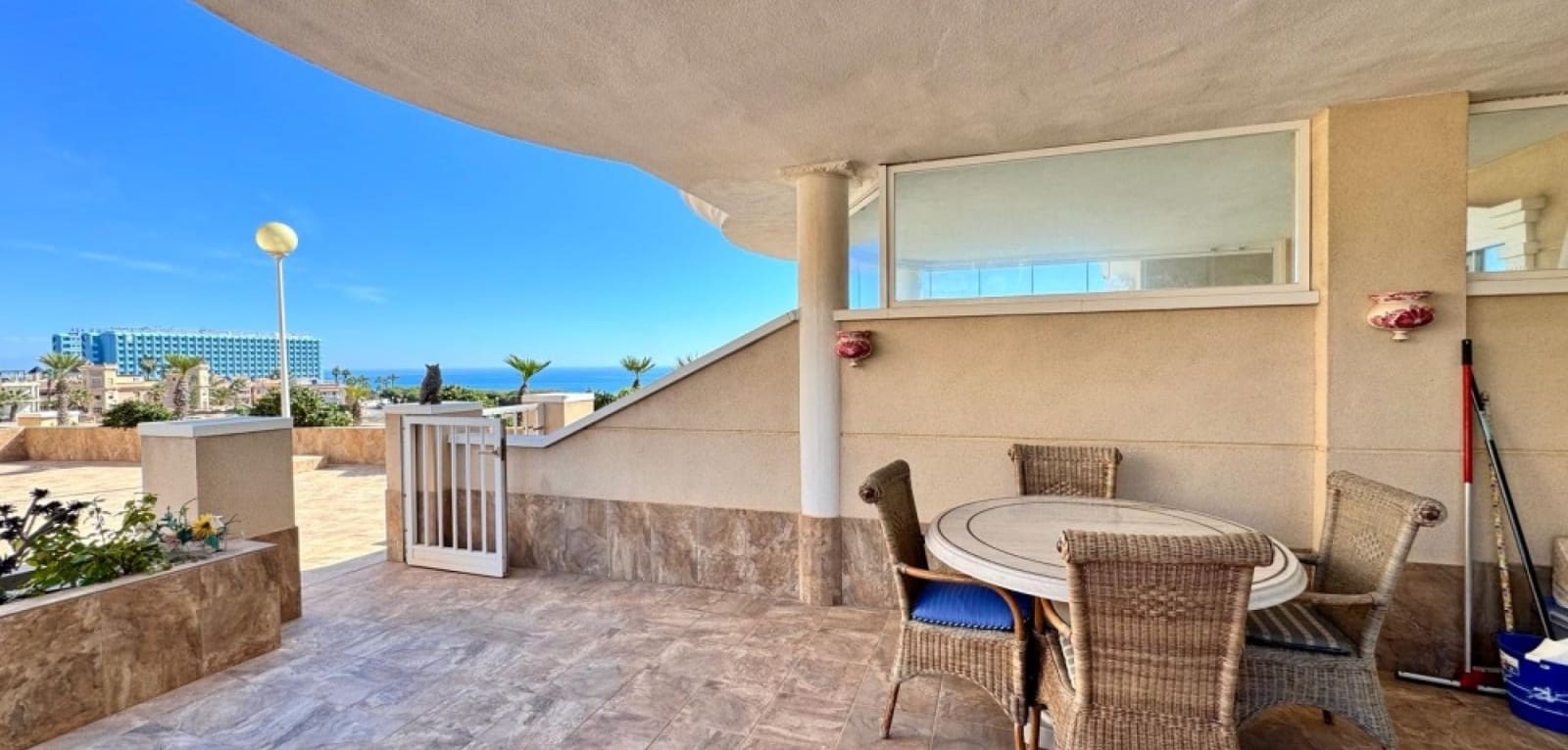 2 bedroom Apartment for sale in Guardamar del Segura with pool - € 232,000 (Ref: 8939762)