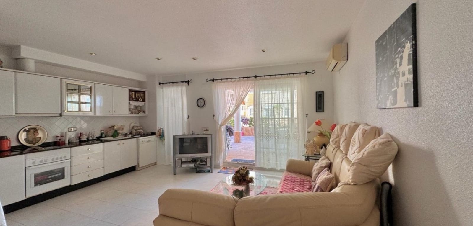 2 bedroom Apartment for sale in Guardamar del Segura with pool - € 232,000 (Ref: 8939762)