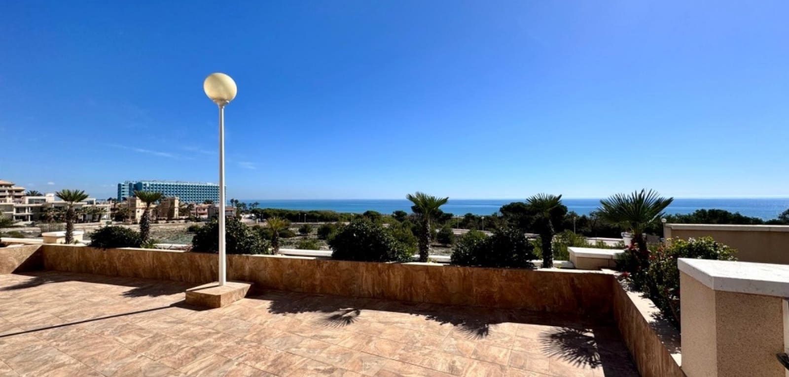 2 bedroom Apartment for sale in Guardamar del Segura with pool - € 232,000 (Ref: 8939762)