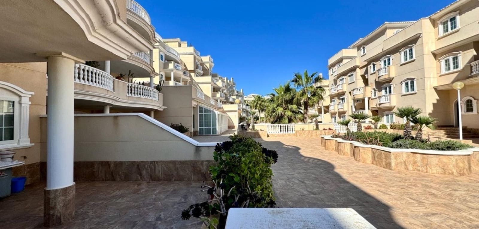 2 bedroom Apartment for sale in Guardamar del Segura with pool - € 232,000 (Ref: 8939762)