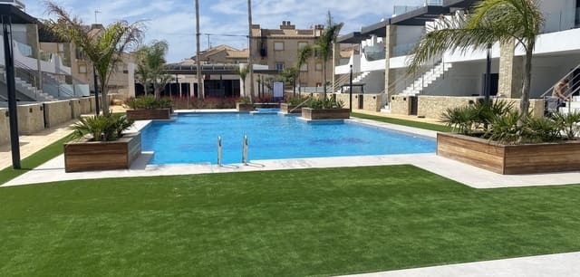 3 soveværelse Lejlighed til salg i Punta Prima, Orihuela med swimmingpool - € 399.000 (Ref: 8979762)