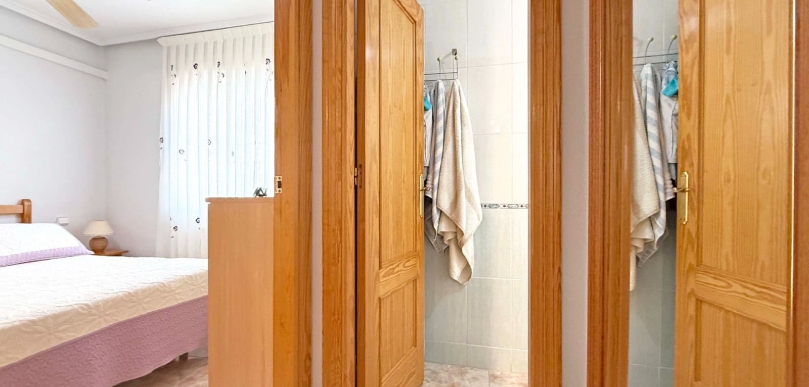 2 makuuhuone Omakotitalo myytävänä paikassa Playa Flamenca mukana uima-altaan - 189 000 € (Ref: 9009453)