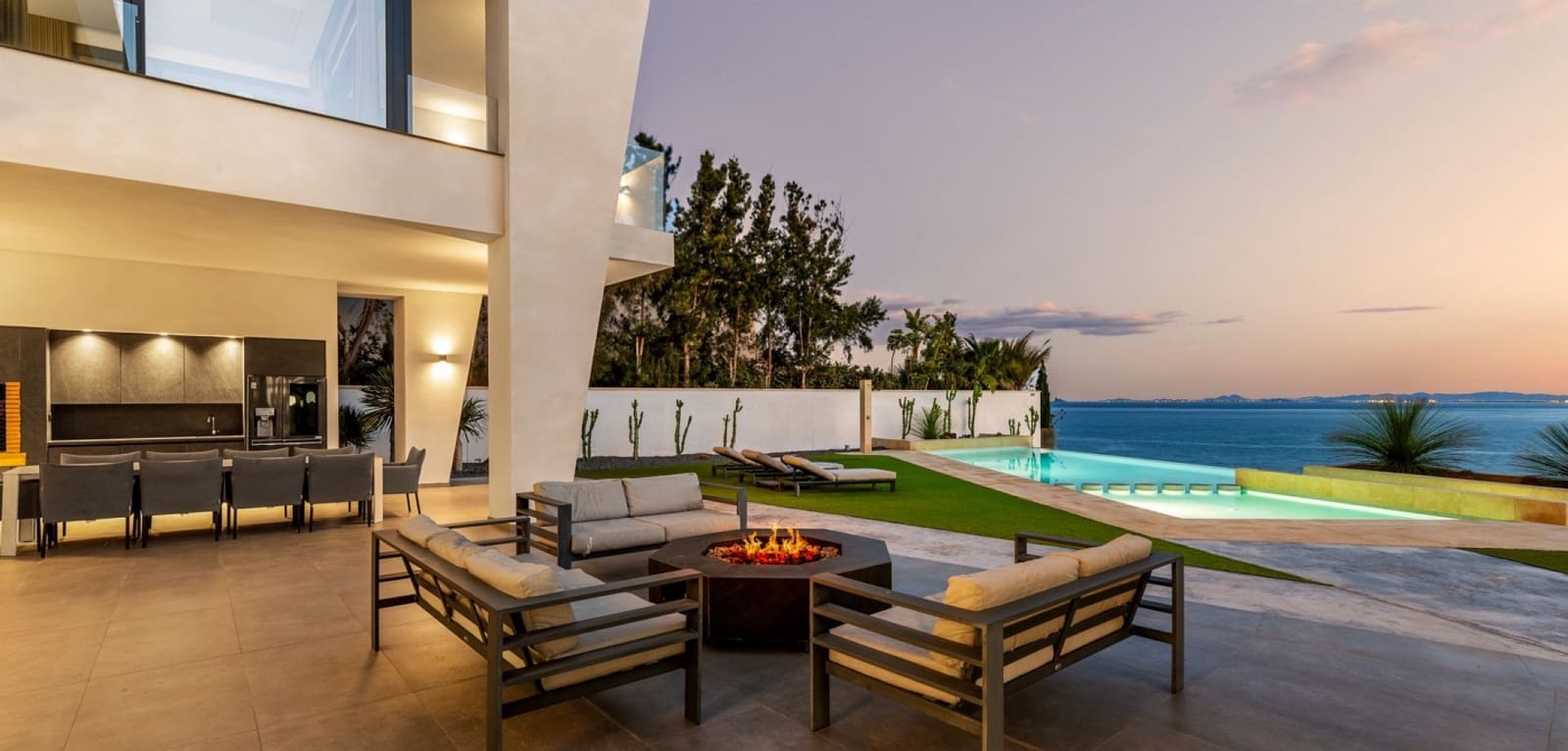 6 slaapkamer Villa te koop in Cabo Roig met zwembad - € 4.750.000 (Ref: 9016015)