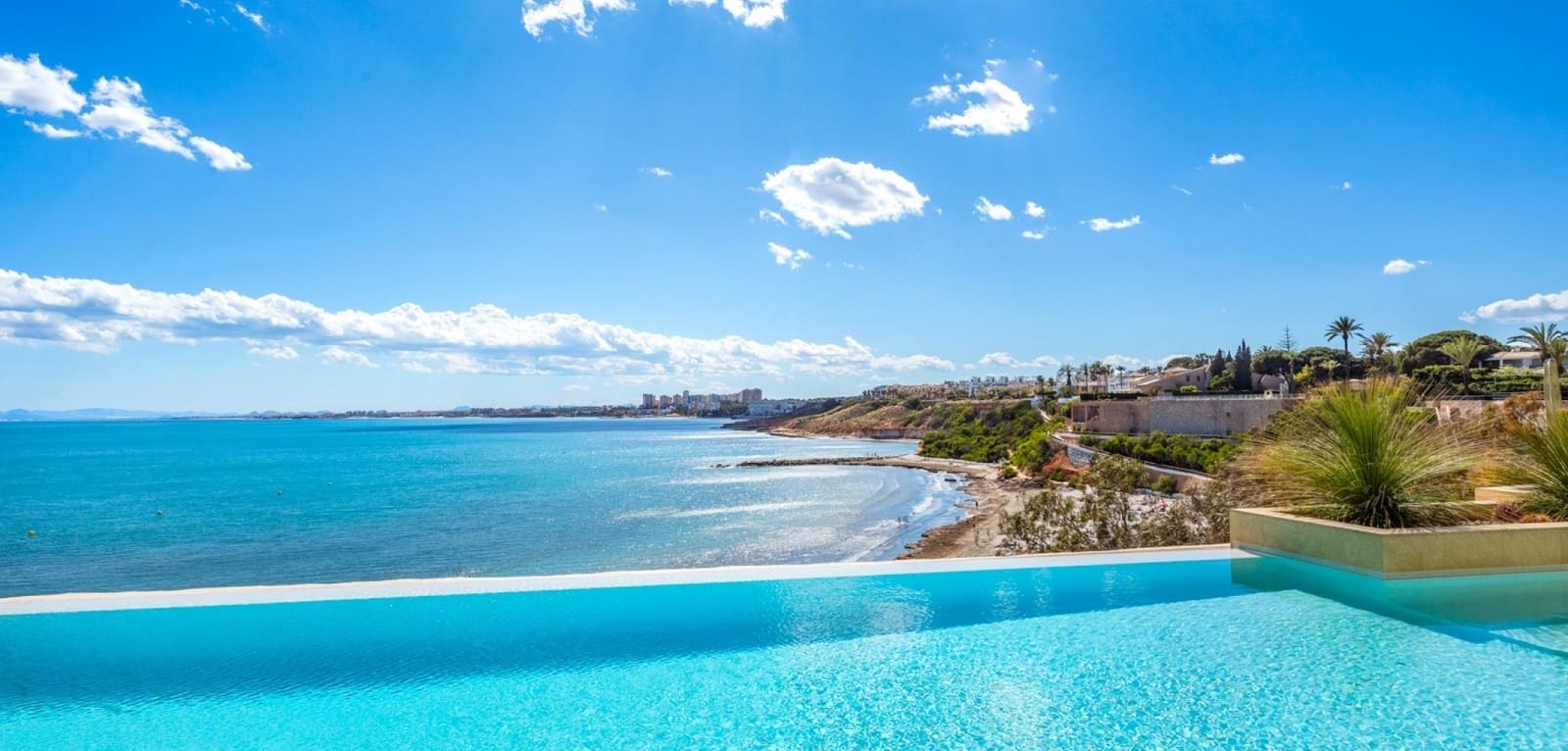 6 slaapkamer Villa te koop in Cabo Roig met zwembad - € 4.750.000 (Ref: 9016015)