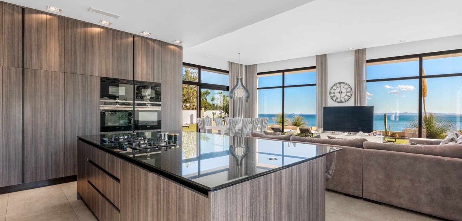 6 slaapkamer Villa te koop in Cabo Roig met zwembad - € 4.750.000 (Ref: 9016015)