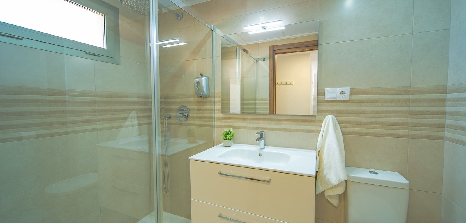 3 bedroom Apartment for sale in Villamartin with pool - € 360,000 (Ref: 9016029)