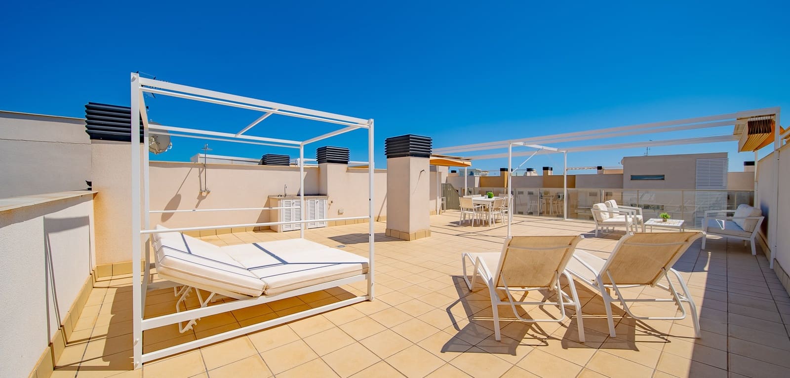 3 bedroom Apartment for sale in Villamartin with pool - € 360,000 (Ref: 9016029)