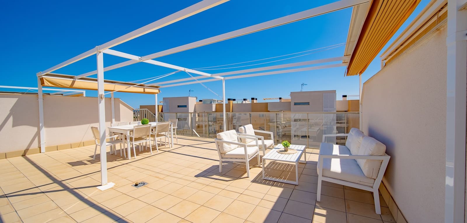 3 bedroom Apartment for sale in Villamartin with pool - € 360,000 (Ref: 9016029)