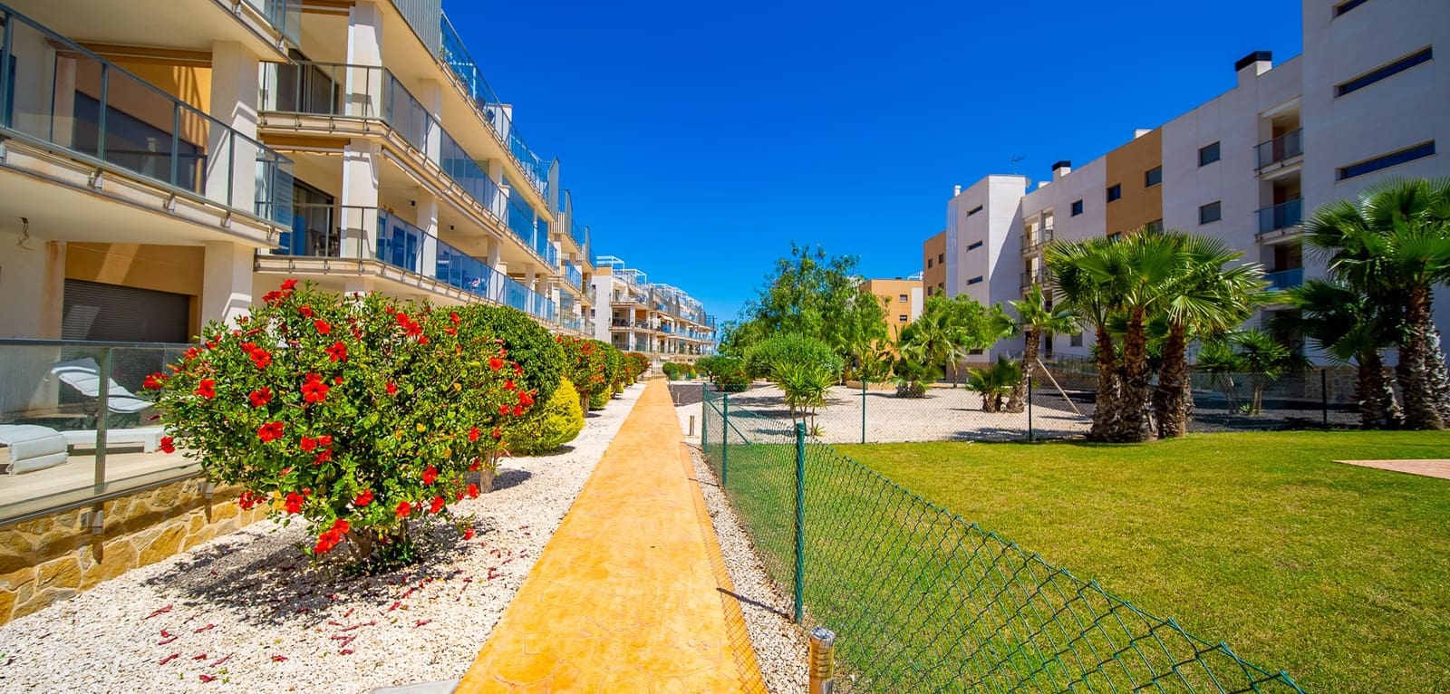 3 bedroom Apartment for sale in Villamartin with pool - € 360,000 (Ref: 9016029)