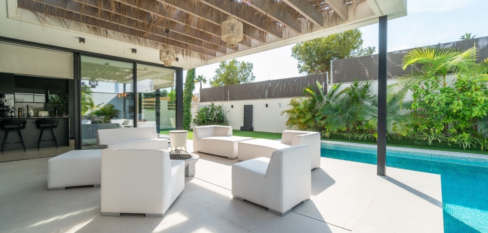 2 chambre Villa/Maison à vendre à Torrevieja avec piscine - 649 000 € (Ref: 9016041)