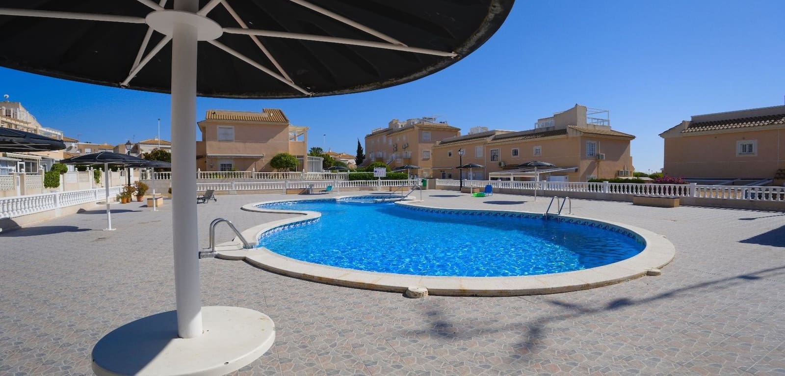 3 bedroom Townhouse for sale in Torrevieja with pool - € 208,000 (Ref: 9016049)