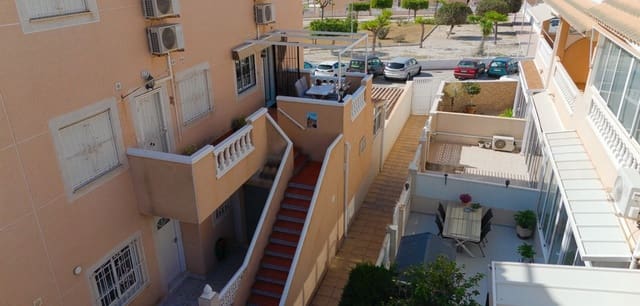 3 soveværelse Byhus til salg i Aguas Nuevas, Torrevieja med swimmingpool - € 208.000 (Ref: 9016050)