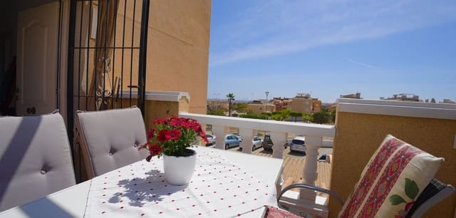 3 soveværelse Byhus til salg i Aguas Nuevas, Torrevieja med swimmingpool - € 208.000 (Ref: 9016050)