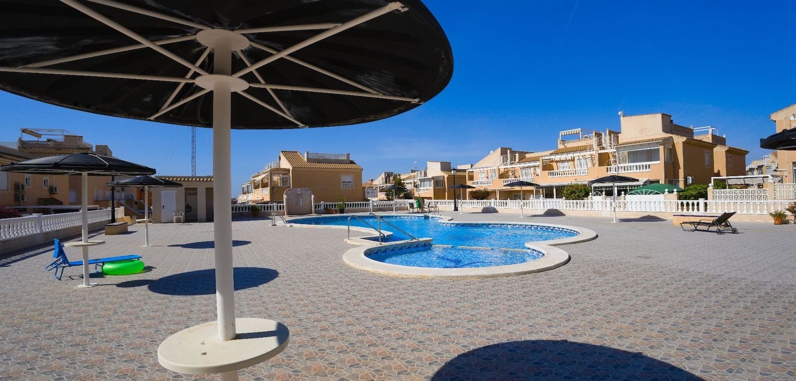 3 sypialnia Dom na sprzedaż w Torrevieja z basenem - 208 000 € (Ref: 9016050)
