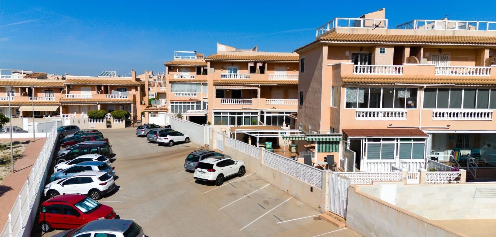3 sypialnia Dom na sprzedaż w Torrevieja z basenem - 208 000 € (Ref: 9016050)