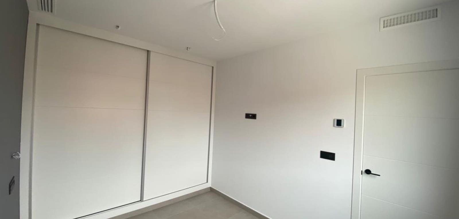 3 soveværelse Villa til salg i Los Alcazares med swimmingpool - € 419.900 (Ref: 9016099)