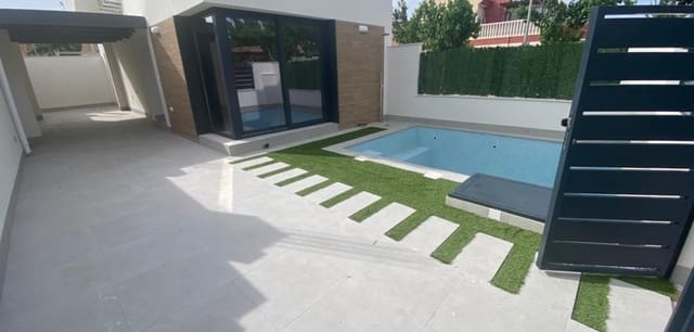 3 soveværelse Villa til salg i Las Lomas de Rame - Bahía Bella, Los Alcázares med swimmingpool - € 419.900 (Ref: 9016099)