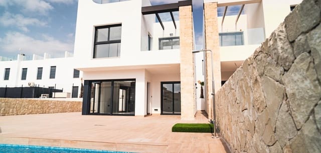 4 bedroom Villa for sale in Punta Prima, Orihuela with pool - € 699,900 (Ref: 9016100)