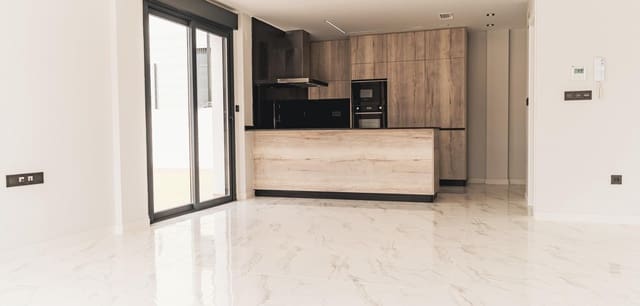 4 bedroom Villa for sale in Punta Prima, Orihuela with pool - € 699,900 (Ref: 9016100)