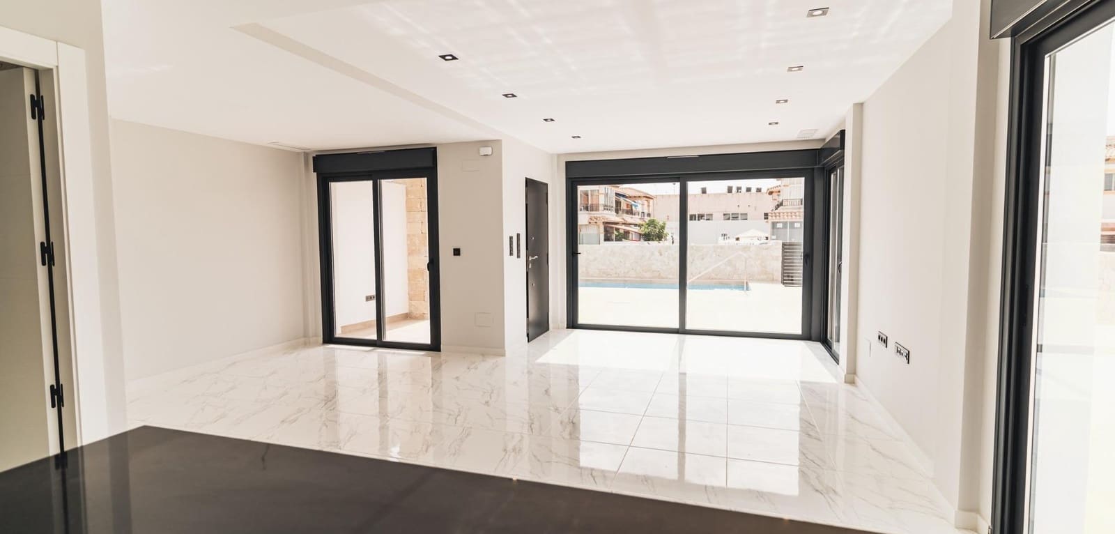 4 bedroom Villa for sale in Orihuela Costa with pool - € 699,900 (Ref: 9016100)