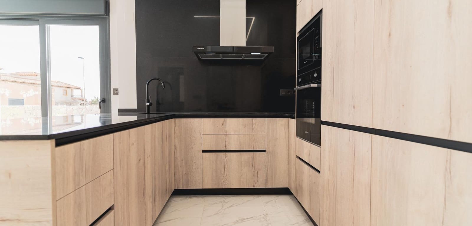 4 bedroom Villa for sale in Orihuela Costa with pool - € 699,900 (Ref: 9016100)